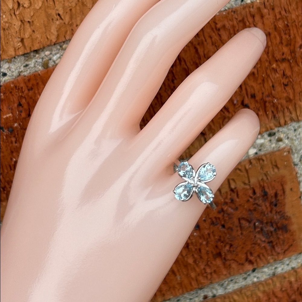 Natural 3.20 carat Genuine Swiss Blue Topaz Pear Cut 4-leaf clover ring Size 6 - Picture 2 of 15
